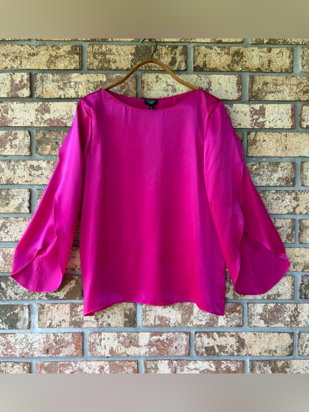 Talbots 100% Silk Blouse NWT Women’s Size 10P Fuchsia Beautiful Condition!